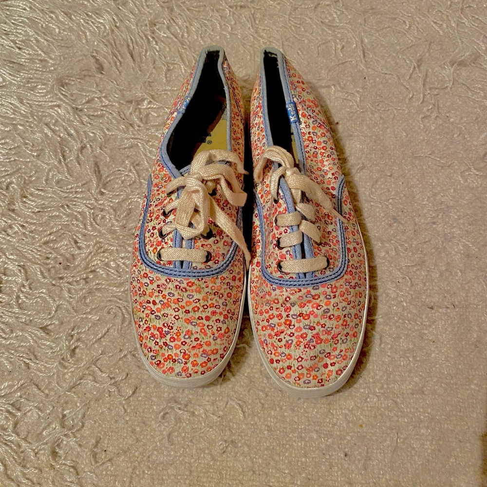 Keds Cushion Sole Cushion Arch Sneakers